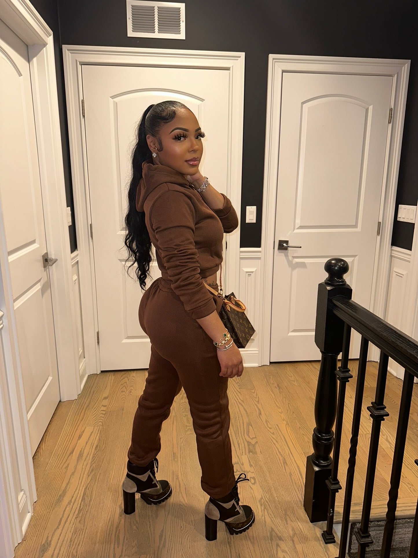 “Crop sweatsuit”